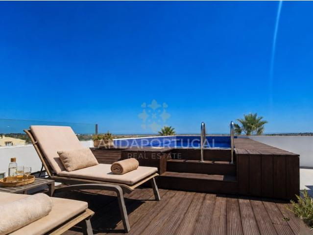 Apartamento T2 top floor com vista mar e piscina privada em Tavira