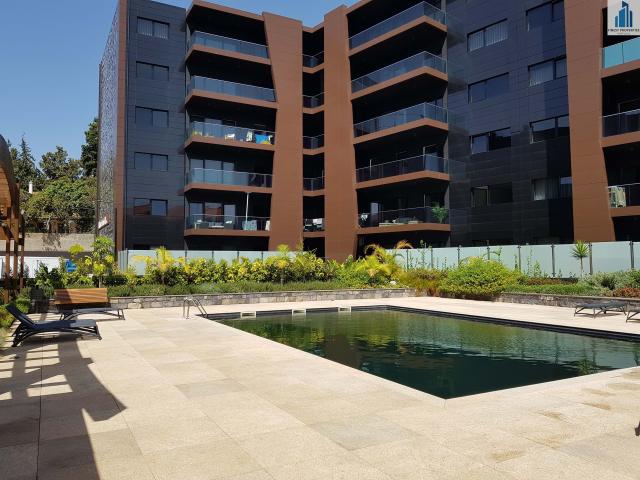 Apartamento T2 Totalmente Equipado e Mobilado com piscina e jardins em condomínio fechado