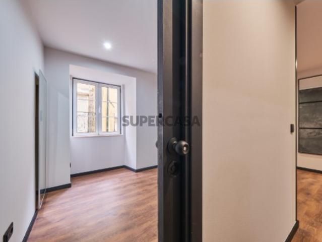 Apartamento T2 totalmente remodelado
