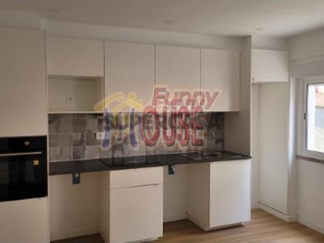 Apartamento T2 Totalmente remodelado com Logradouro