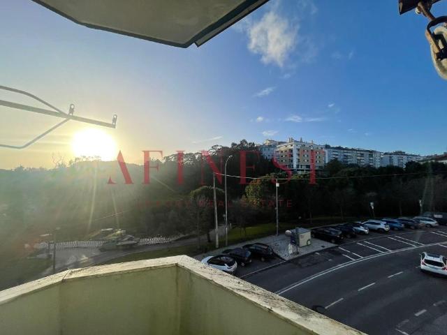 Apartamento T2 Totalmente Remodelado com varandas Estrada. 52m² Mina de Água
