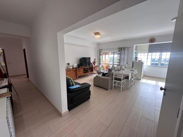 Apartamento T2 Totalmente Remodelado com Vista Privilegiada Miratejo