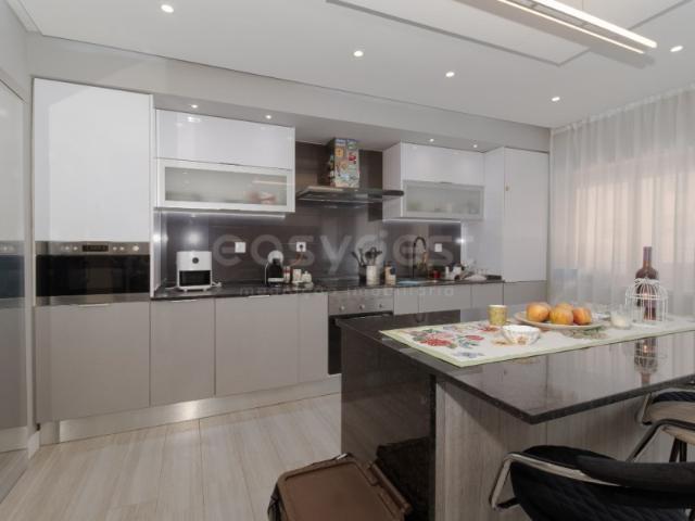 Apartamento T2 Totalmente Remodelado com 85 m² Excelente acabamento