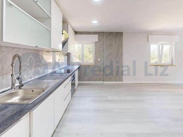 Apartamento T2 Totalmente Remodelado | Corroios