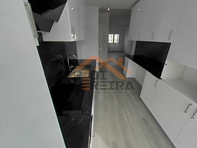 Apartamento T2 Totalmente Remodelado Avenida dos Estados Unidos da América, Lisboa