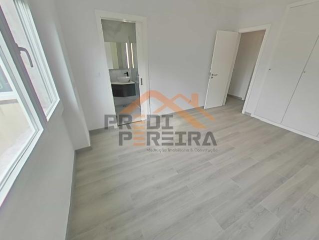 Apartamento T2 Totalmente Remodelado Avenida dos Estados Unidos da América, Lisboa