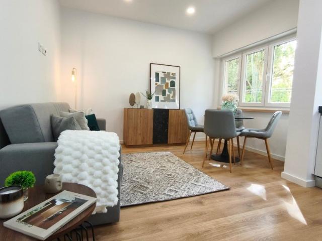Apartamento T2, totalmente remodelado, Benfica 62m² Benfica