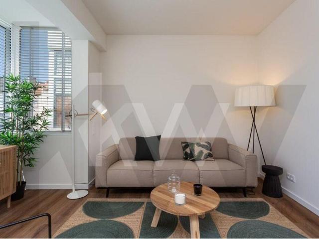 Apartamento T2 Totalmente Remodelado e Mobilado na Ajuda, Lisboa Para Arrendar