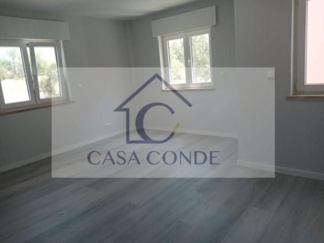 Apartamento T2 Totalmente Remodelado em Corroios