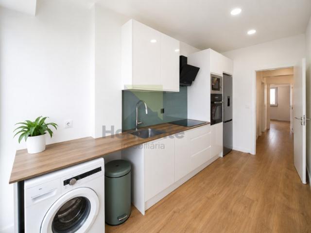 Apartamento T2 Totalmente Remodelado em Benfica