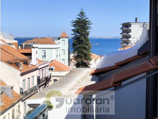 Apartamento T2 totalmente remodelado, em São Vicente Lisboa 379.900 € INCLUI HOME STAGING