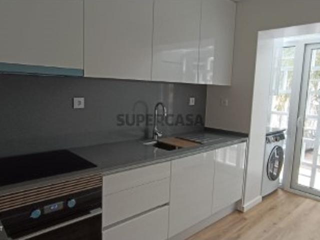 Apartamento T2 Totalmente Remodelado | Excelente Localização em Alverca do Ribatejo