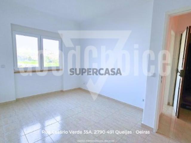 Apartamento T2 Totalmente Remodelado Odivelas Junto das Colinas do Cruzeiro