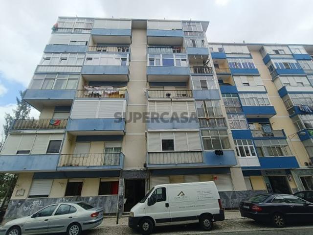 Apartamento T2 Totalmente Remodelado no Cacém