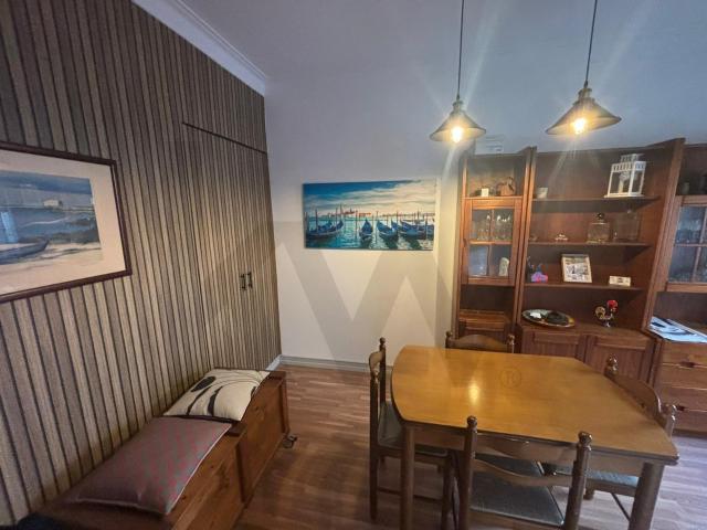 Apartamento T2 Totalmente Remodelado na Av. Principal – Queluz | Sintra