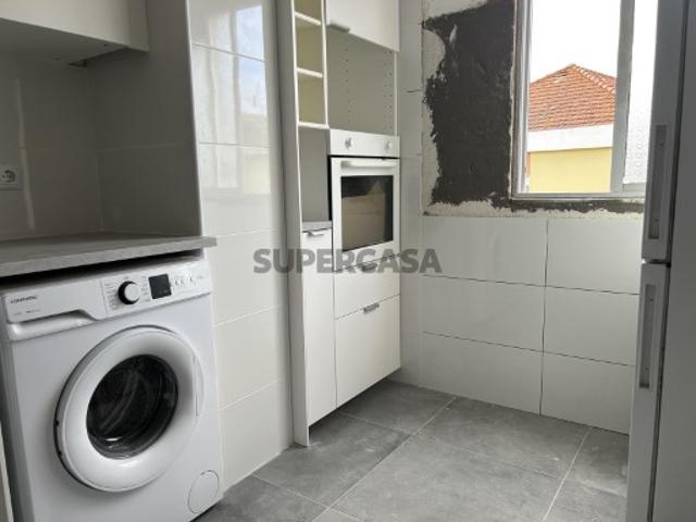 Apartamento T2 totalmente remodelado na Baixa da Banheira