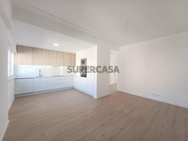 Apartamento T2 totalmente renovado a estrear em São Domingos de Benfica