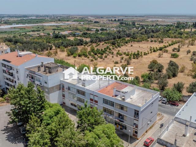 Apartamento T2 Totalmente Renovado com Acabamentos de Qualid. 100m² Faro Sé e São Pedro