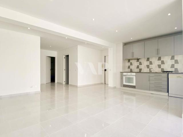 Apartamento T2 totalmente renovado e moderno em Quarteira 111m² Quarteira