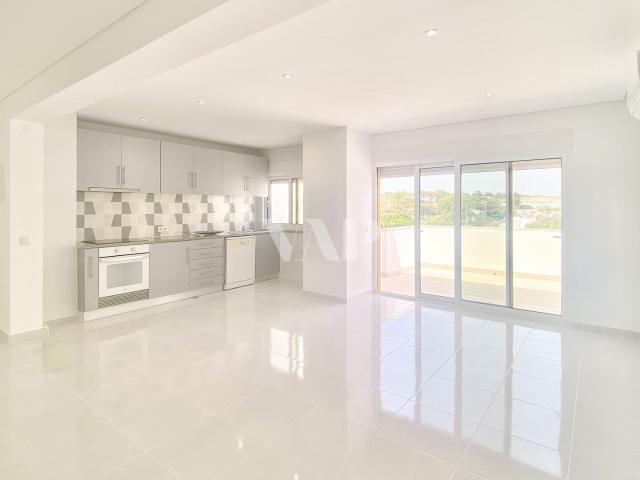 Apartamento T2 totalmente renovado e moderno em Quarteira 111m² Quarteira