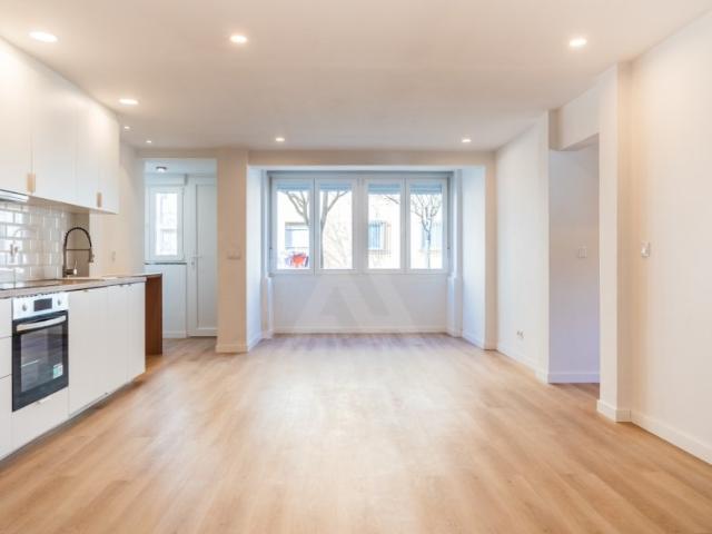 Apartamento T2 Totalmente Renovado em Cascais