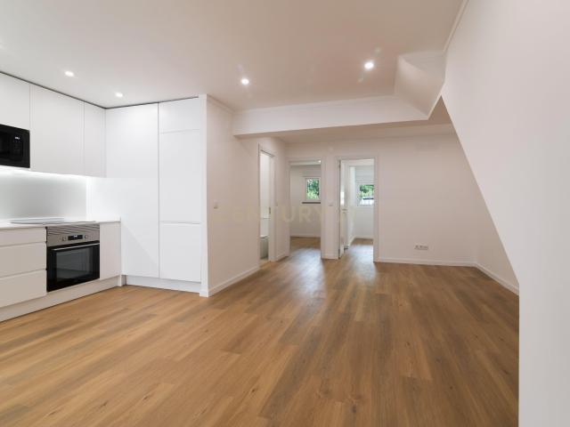 Apartamento T2 totalmente renovado em Telheiras