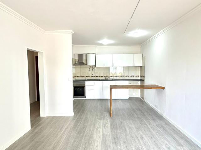 Apartamento T2 Totalmente Renovado | São Sebastião, Setúbal