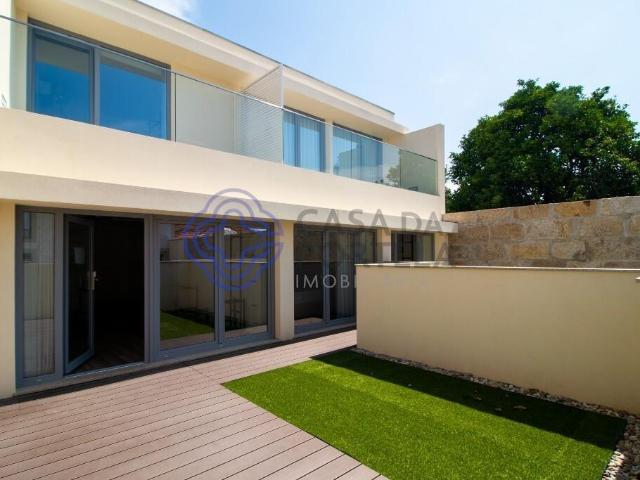 Apartamento T2 Townhouse próximo ao Jardim do Morro, Vila No. 74m² São pedro da afurada
