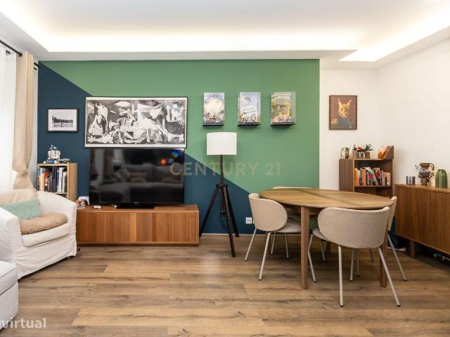 Apartamento T2 Transformado em T1 Remodelado em Almada