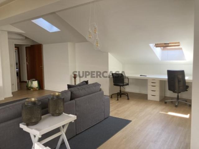 Apartamento T2 transformado em T3 em Lordelo do Ouro