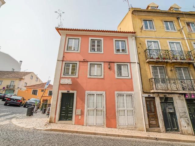 Apartamento T2 Triplex para Arrendamento | Santos o Velho | Janelas Verdes | Lisboa