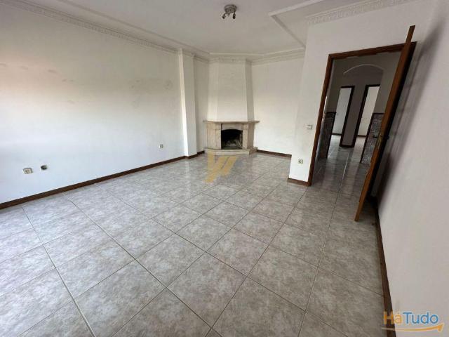 Apartamento T2 último andar | 26084077679