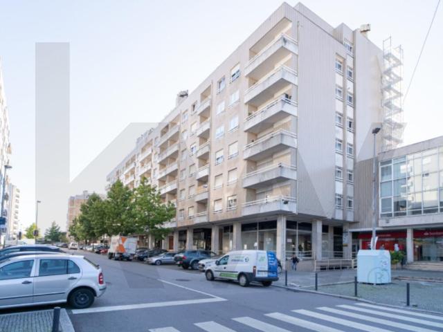 Apartamento T2 | Último piso | Vistas desafogadas | Elevada luminosidade | Águas Santas, Maia