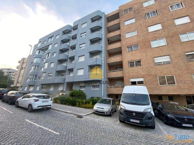 Apartamento T2 Urb. dos Altos | 26064089337