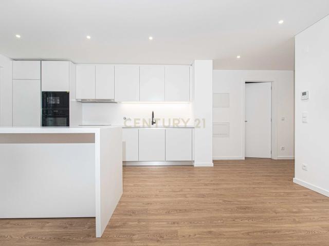 Apartamento T2 Urbanização Neudel