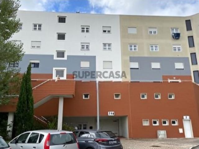 APARTAMENTO T2 URBANIZAÇÃO CASAS DO LAGO SERRA DE CARNAXIDE, AMADORA