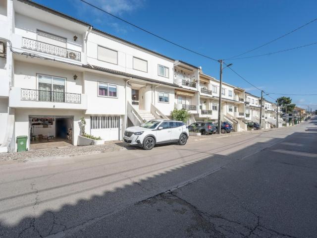 Apartamento T2 Vale Milhaços 98m² Corroios