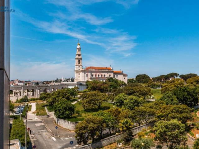 Apartamento T2 / Varanda / Novo / Santuário Fátima / Fátima, Ourém