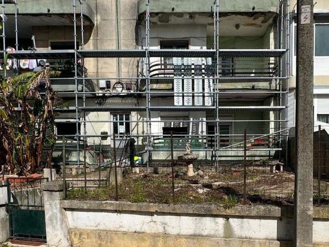 Apartamento T2 | Varanda | Renovar | Obras | Prdio reabilitado | Alma