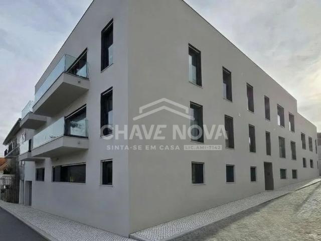 Apartamento T2 + Varanda