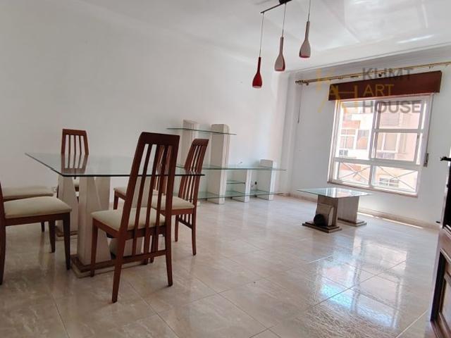 Apartamento T2 Venda Usado Tapada das Mercês |Mem Martins 295.000,00€
