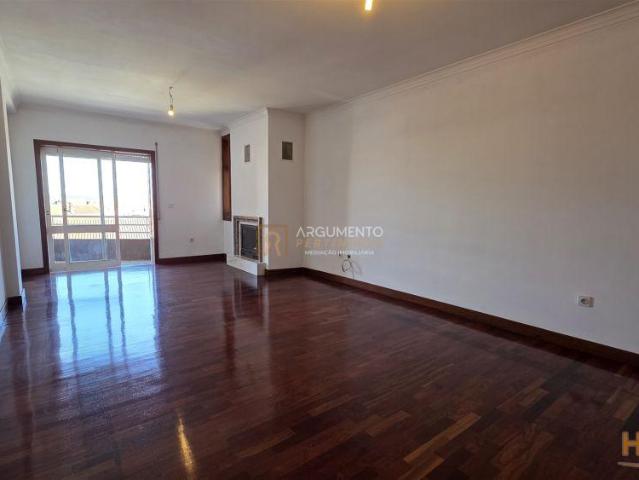 Apartamento T2 Venda em Rio Tinto,Gondomar | 26064083672
