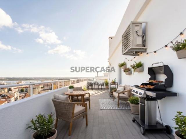 Apartamento T2 Vista Rio c/ Varanda e Terraço Barreiro