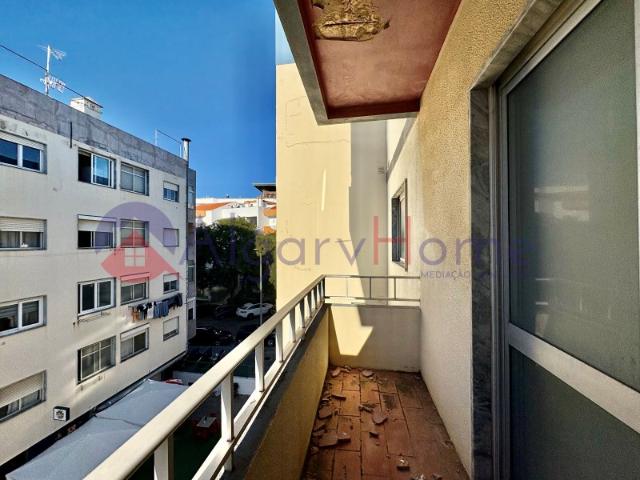 Oportunidade! Apartamento T2 em fase de Remodelação | Zona Aqua Portimão | Pronto a Habitar em 3 Meses