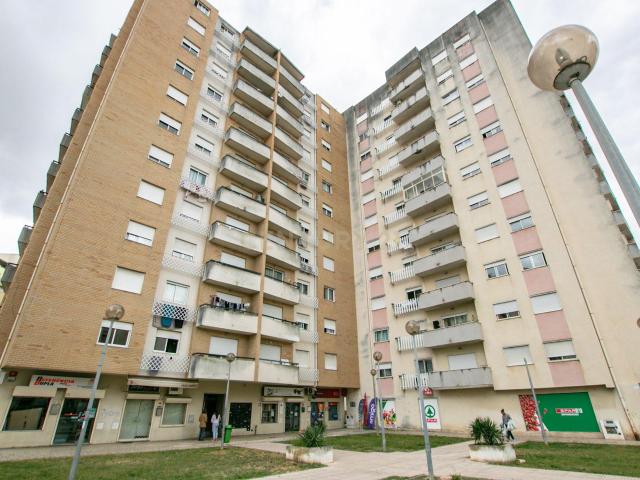 Apartamento T2 à venda na Avenida Cabo da Boa Esperança