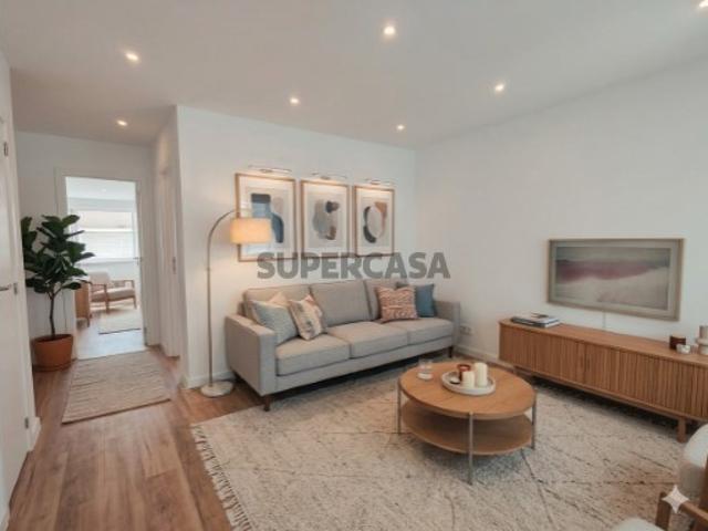 Apartamento T2 à venda na Centro de Queluz