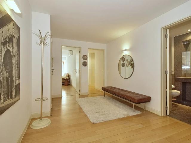 Apartamento T2 à Venda na Rua da Misericórdia, Chiado – Localização Privilegiada