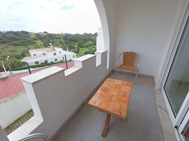 Apartamento T2 à venda em Montechoro, concelho de Albufeira, Faro, Portugal