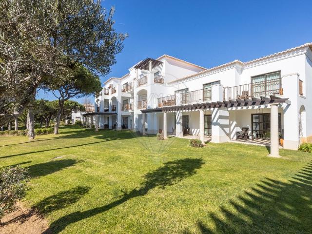 Apartamento T2 à venda em Olhos de Água