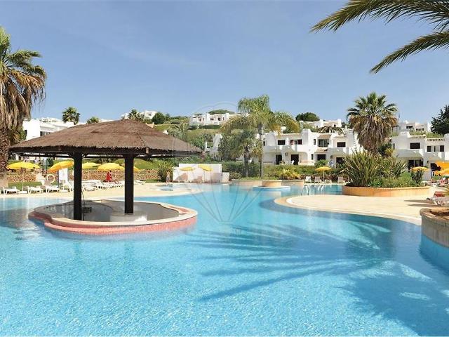 Apartamento T2 à venda em Alpouvar